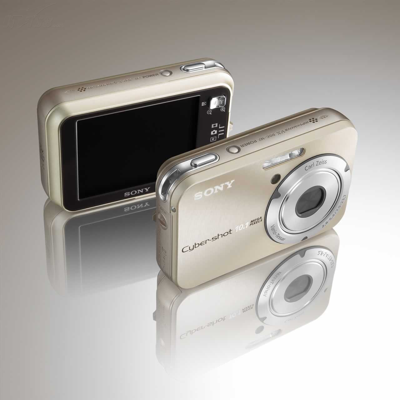 sony10x数码相机配件_sony降噪耳机平面广告_sony mini z1