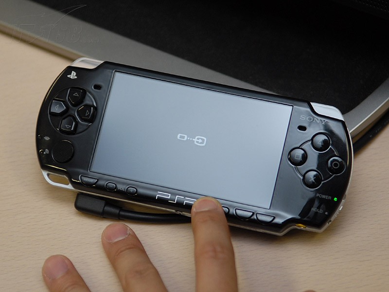 索尼PSP2000掌上游戏机有什么功能?_PSP_奇飞知识网