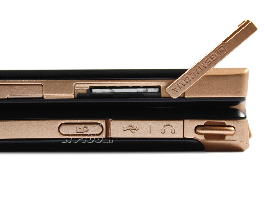 三星W899手机产品图片94素材-IT168手机图片