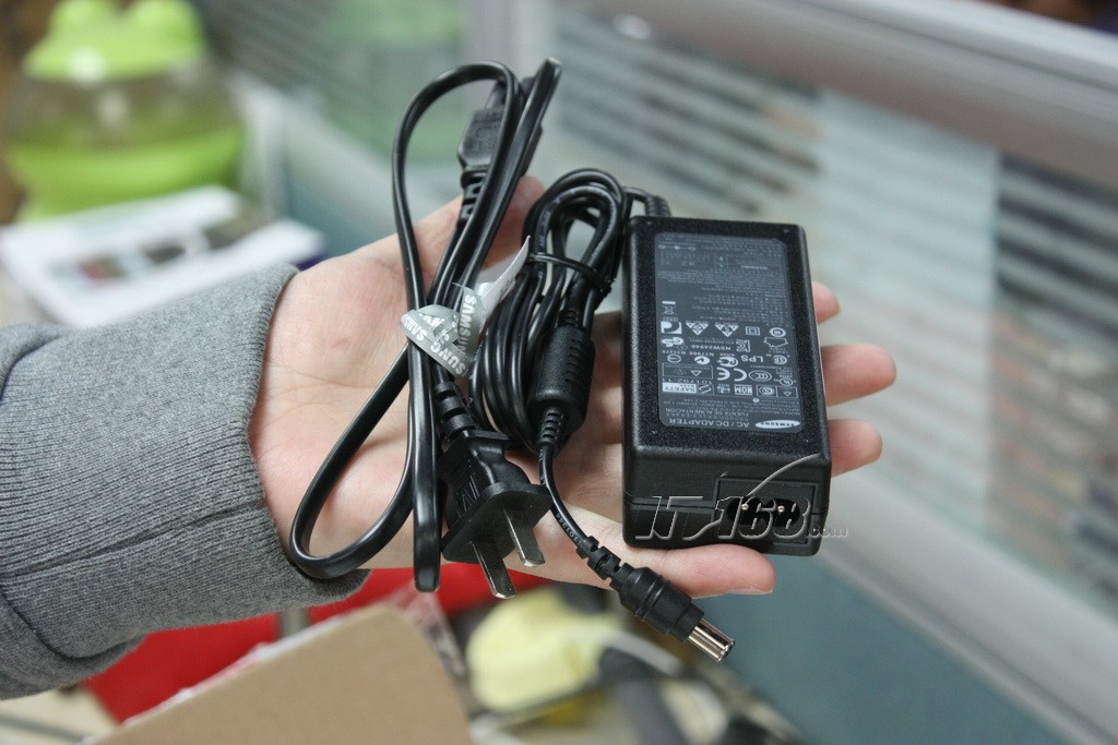 三星显示器变压器牌子好不好 三星手提电脑哪