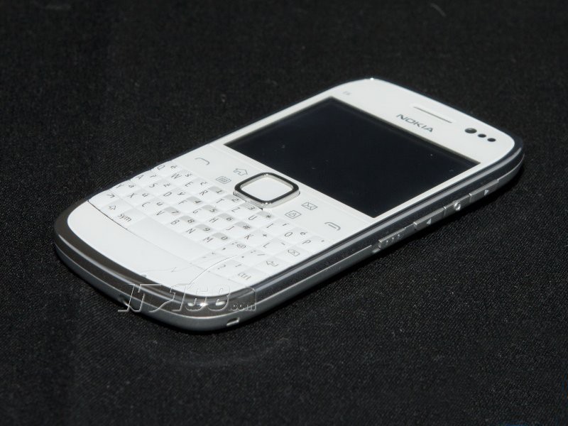 诺基亚e6硬格哪种好 诺基亚920牌子同款