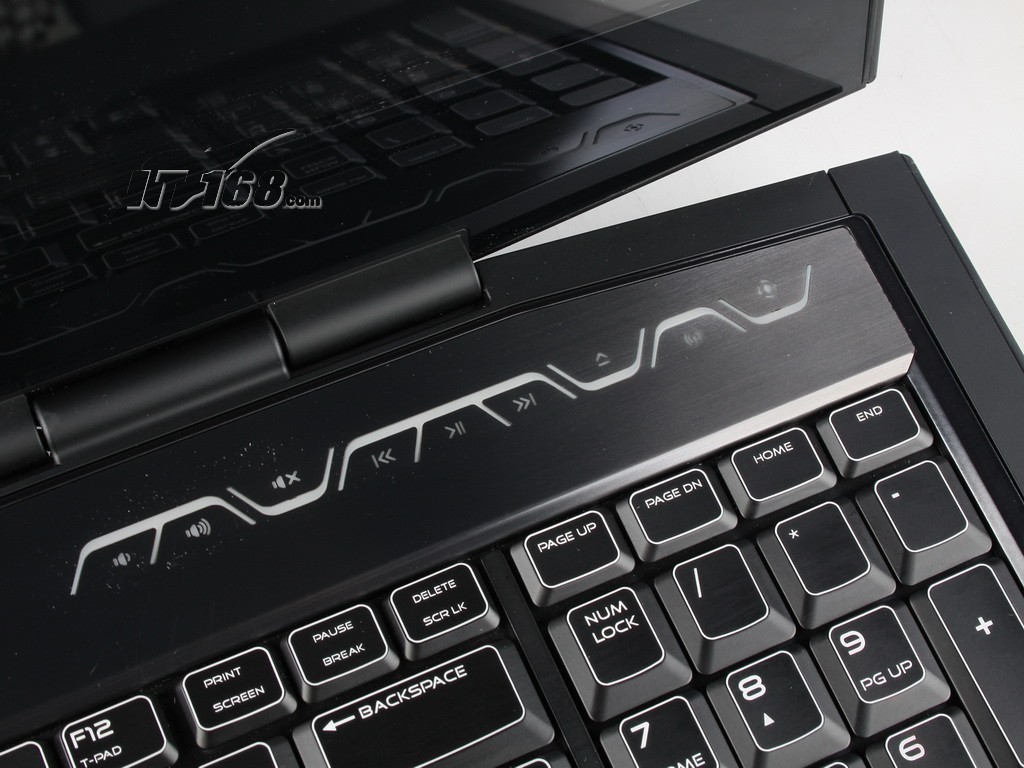 戴尔alienware m17x r4(alw17d-2828).