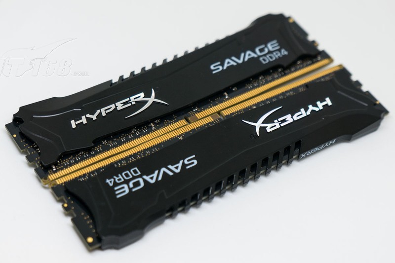 金士顿骇客神条 savage系列 ddr4 2800 16gb(8gbx2)台式机内存外观
