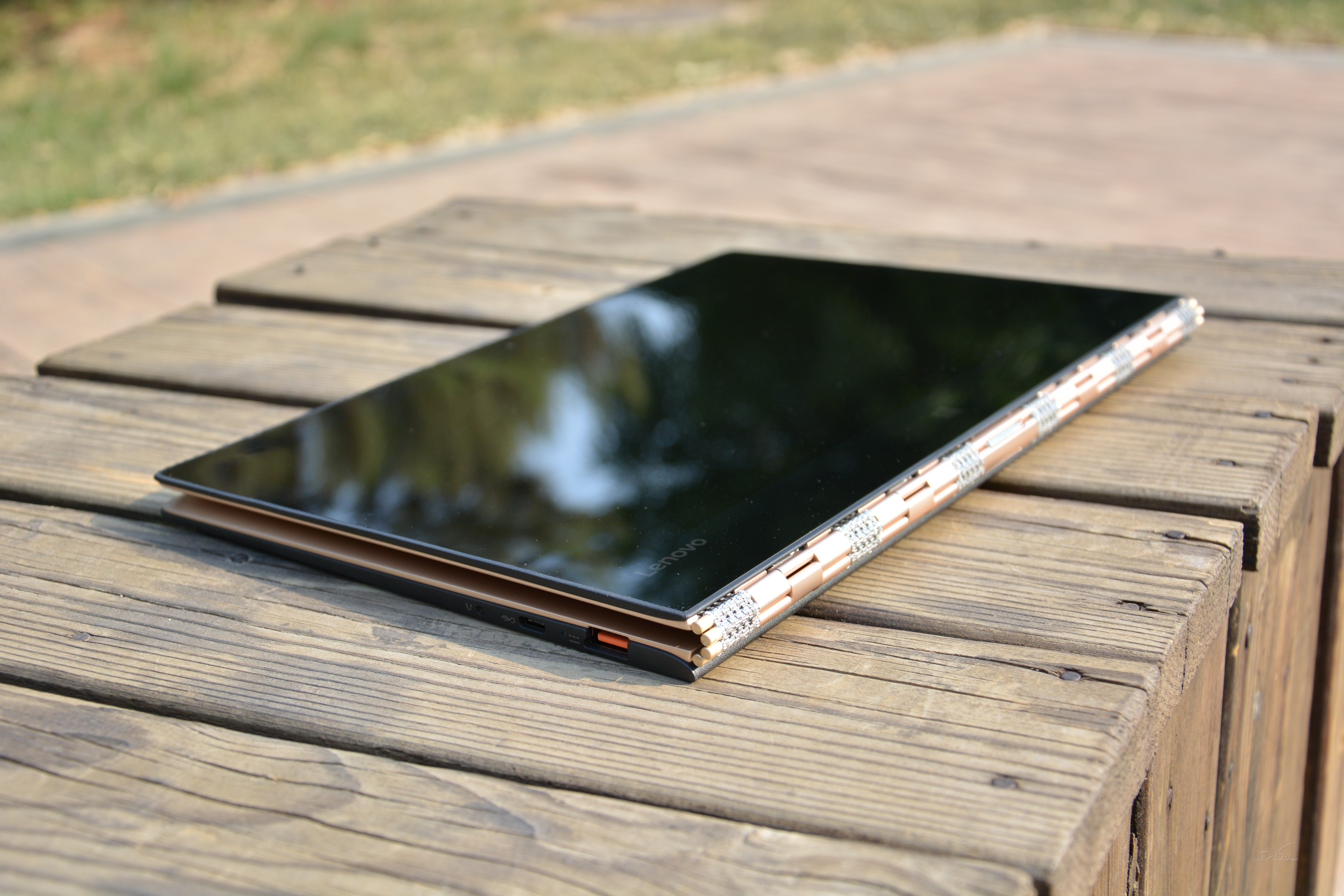 5英寸二合一笔记本电脑(酷睿m5 8g