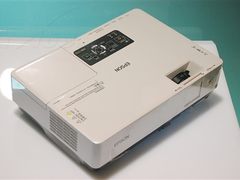 爱普生1715投影机特价8099元 送激光笔