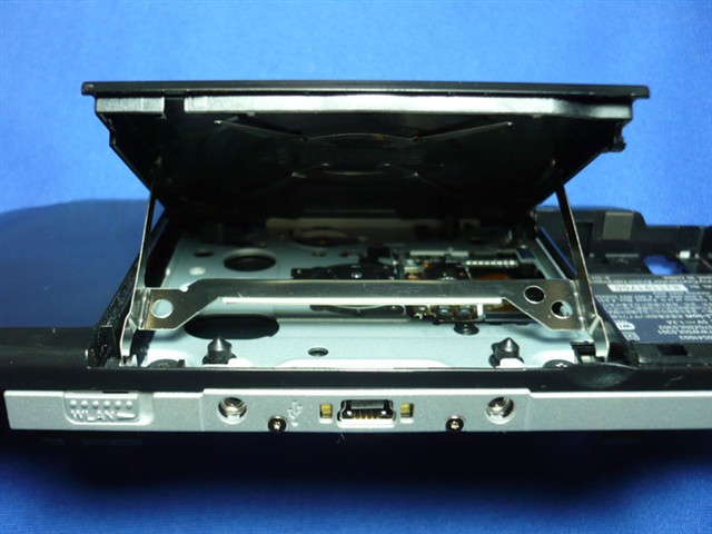 索尼PSP3000拆机图片12-IT168
