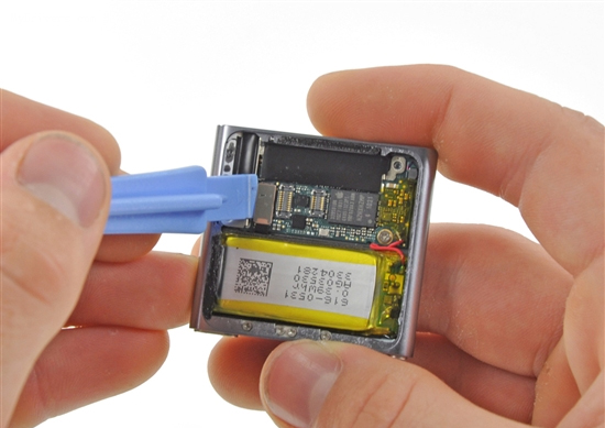苹果ipod nano6(8g)拆机图片6-it168