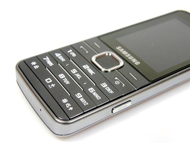 三星s5610_三星s4i9502和三星s4i9500哪个好_三星三星客服