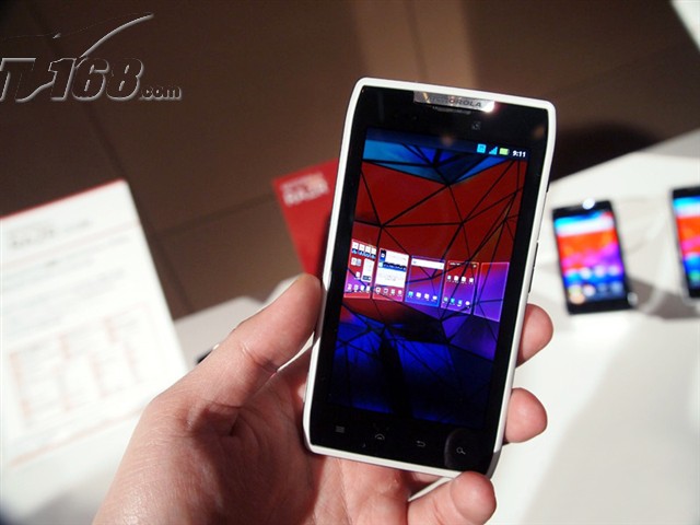 摩托罗拉xt910 razr(白色)手机产品图片4-it168