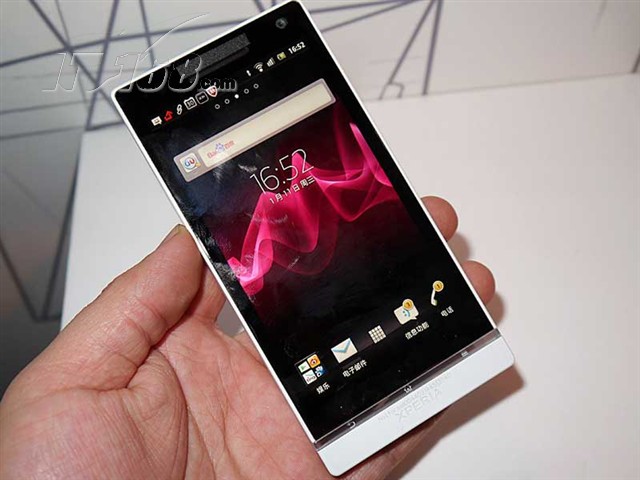 索尼爱立信Xperia NX SO-02D手机产品图片7-