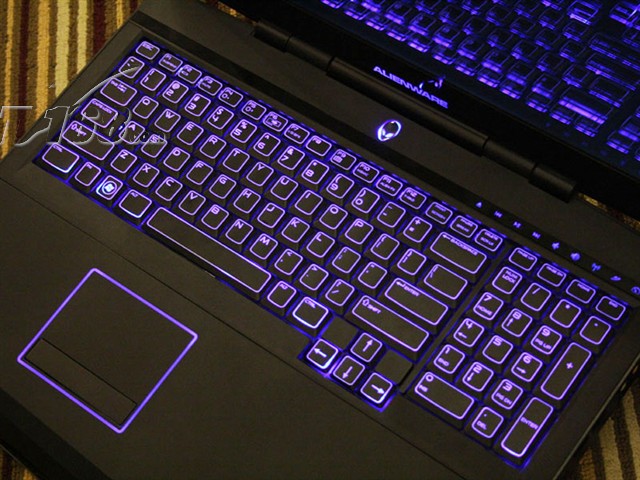 enware ALW17R-3828B 17.3英寸笔记本电脑(