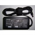 东芝 电源适配器15V/3A