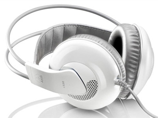 AKG K530