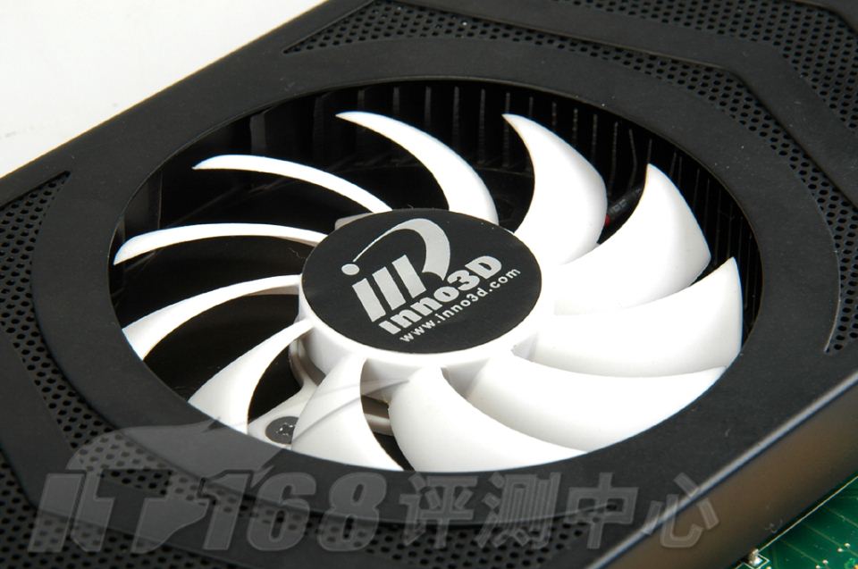 Inno3D(ӳ��) GF9600GT��Ϸ����256M�Կ����������ͼ