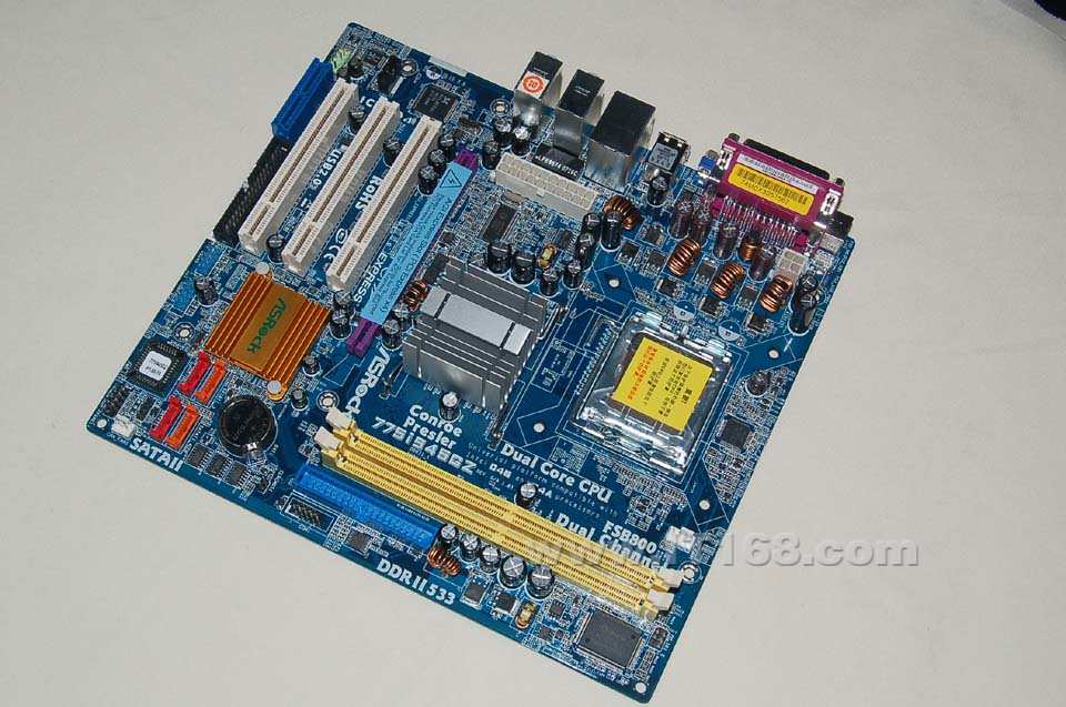 华擎(ASROCK) 775i945GZ主板外观清晰大图