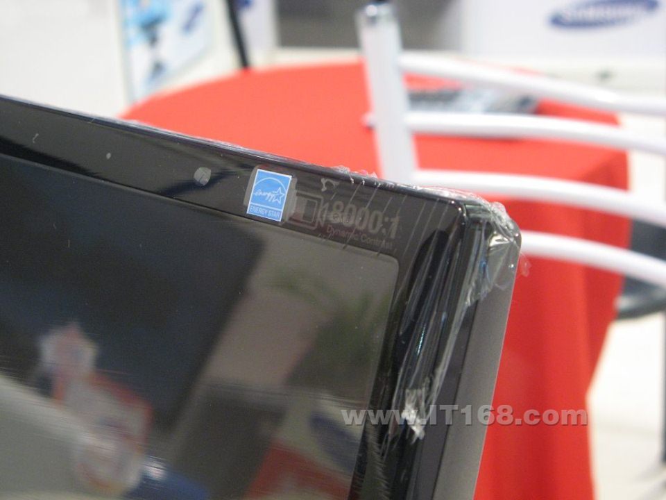 三星液晶显示器943NW开机一会就黑屏,指示灯