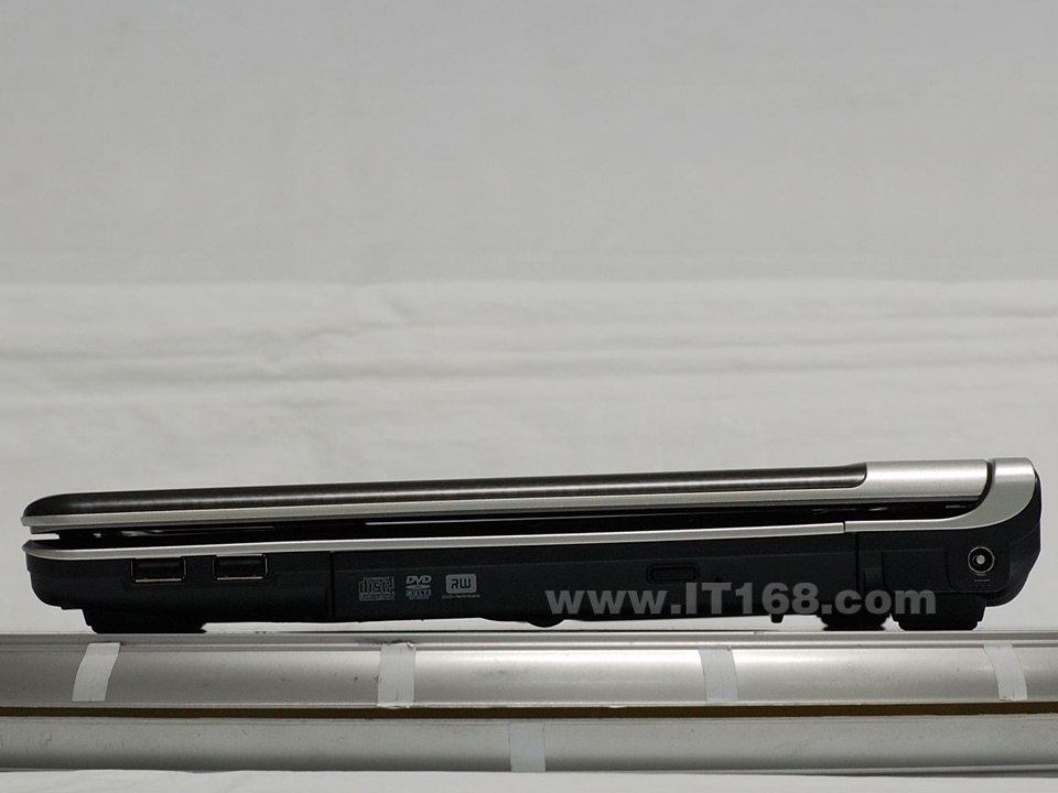 BenQ(����) Joybook S41130�ʼǱ����������ͼ