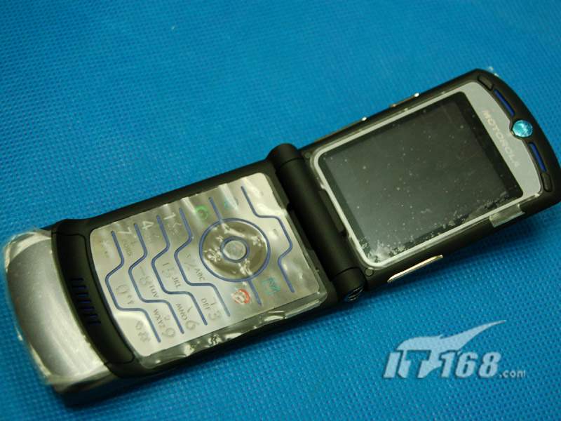 MOTO(摩托罗拉) RAZR V3i手机外观清晰大图
