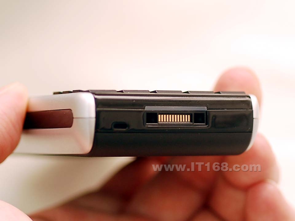 索尼爱立信(索爱) P1c手机外观清晰大图