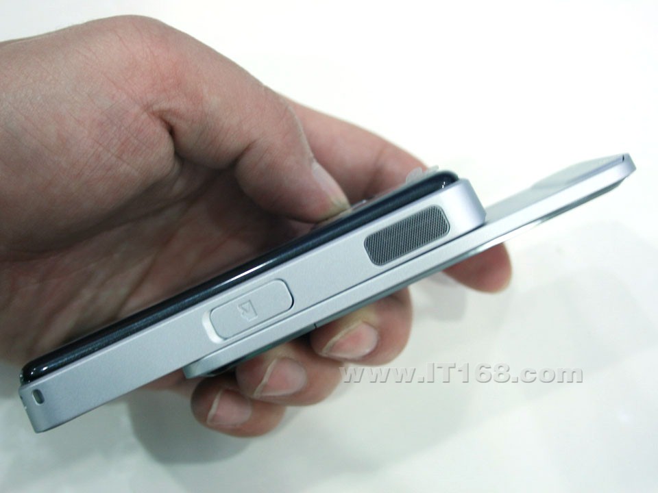 诺基亚(NOKIA) N81手机外观清晰大图
