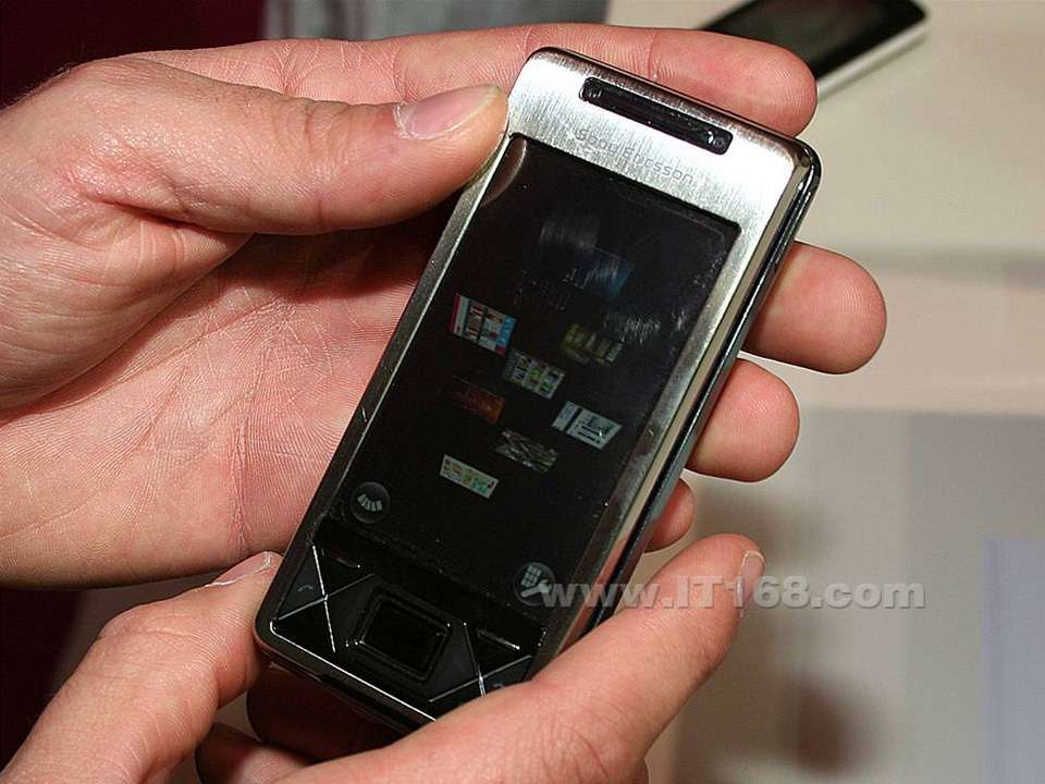 ���ᰮ����(����) XPERIA X1�ֻ����������ͼ