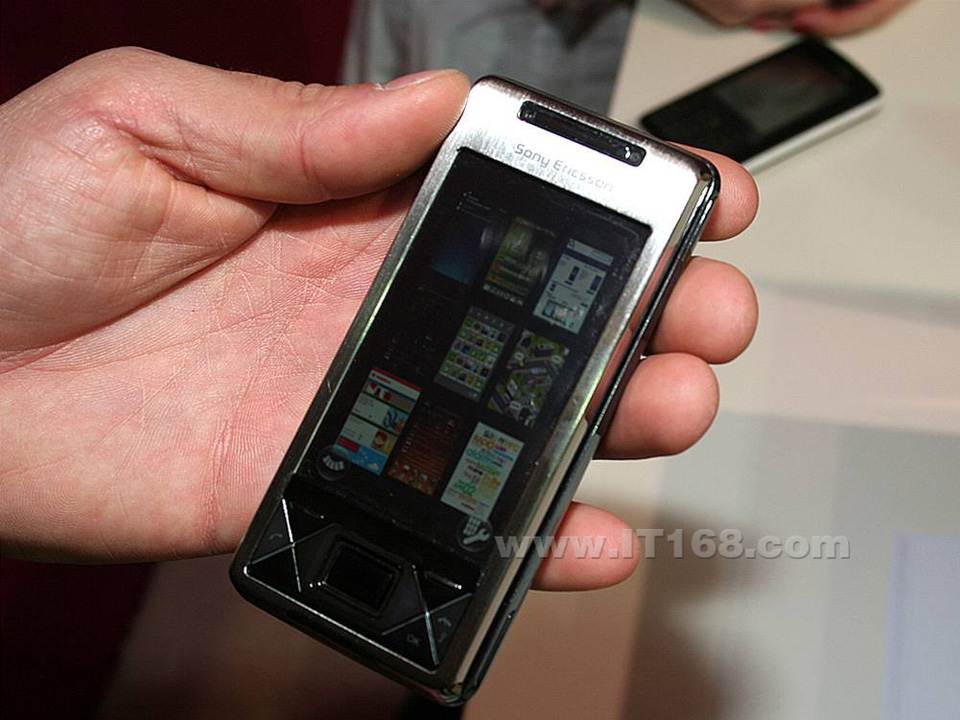 ���ᰮ����(����) XPERIA X1�ֻ����������ͼ