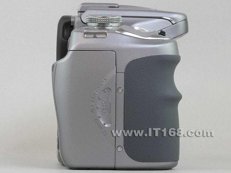 SONY(索尼) α100数码相机外观清晰大图