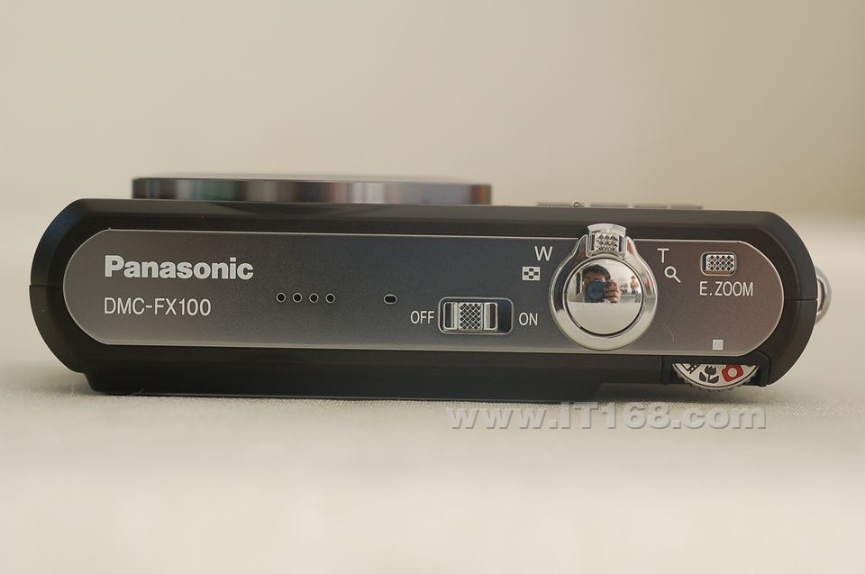 松下(Panasonic) DMC-FX100GK数码相机外观清晰大图