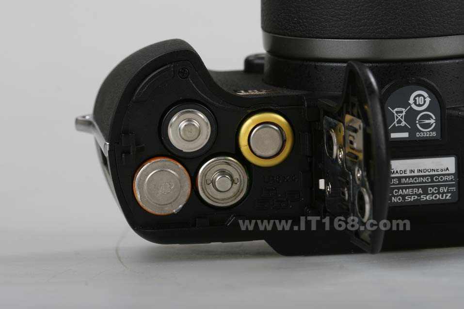 奥林巴斯(OLYMPUS) SP-560 UltraZoom数码相机外观清晰大图