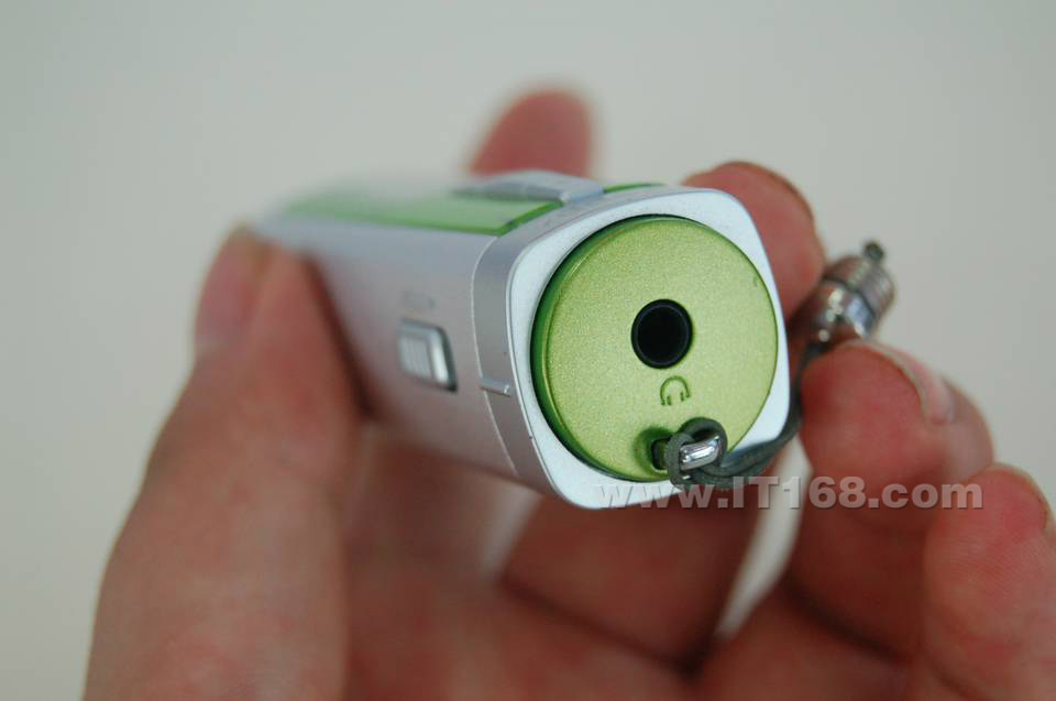 三星(SAMSUNG) YP-T55256MMP3播放器外观清晰大图