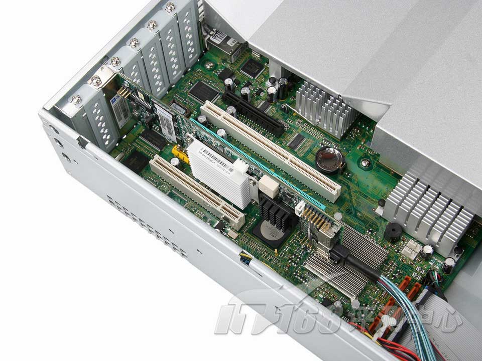 �˳�(Inspur) Ӣ��NF290DXeon 5110/1GB/73SCSI/6*HSB���������������ͼ