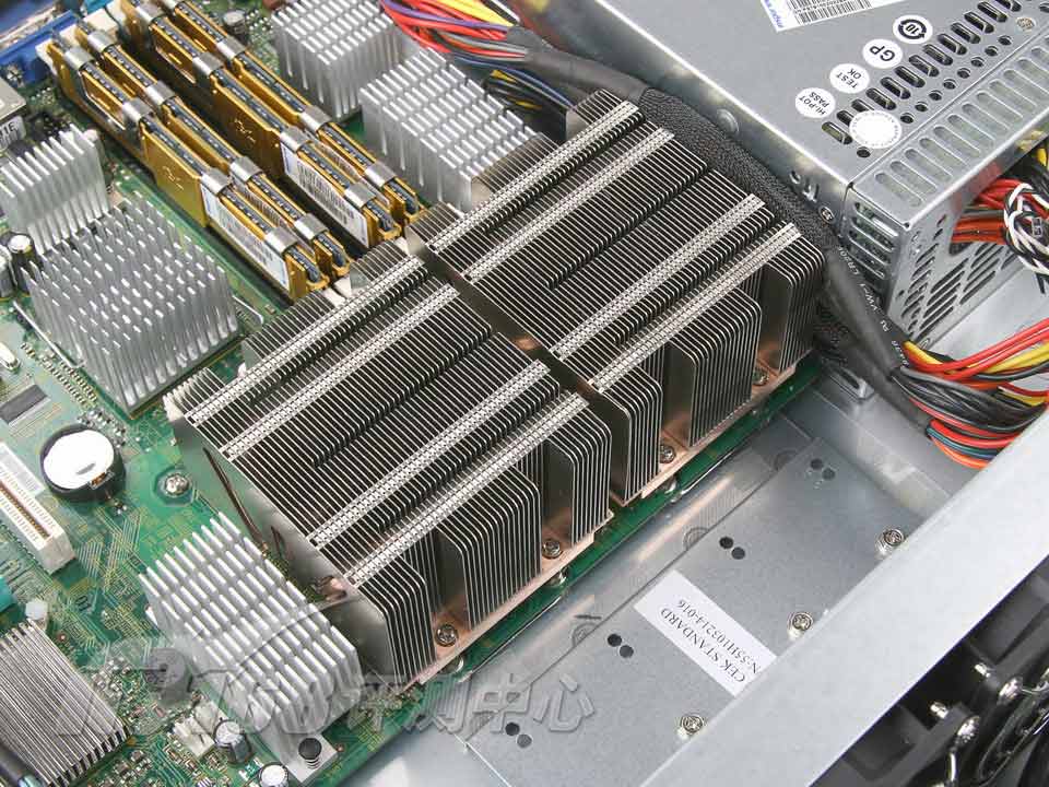 �˳�(Inspur) Ӣ��NF290DXeon 5110/1GB/73SCSI/6*HSB���������������ͼ