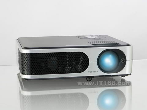 点击查看下一张东芝 TLP-X2500A投影机图片
