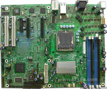 点击查看下一张Intel S3000AH主板图片