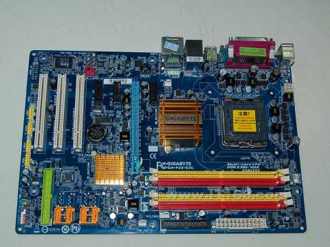 点击查看下一张技嘉 P35-S3L（rev.1.0）主板图片