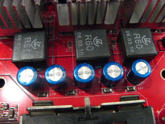 点击查看下一张MSI PT890 Neo-V主板图片