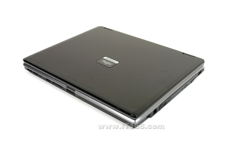 点击查看下一张富士通 LifeBook S7111(T5600/512M/100G)笔记本图片