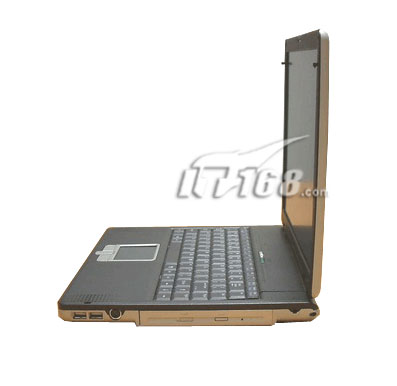点击查看下一张伦飞 EFIO 2616D(P4 1.8GHz/COMBO)笔记本图片