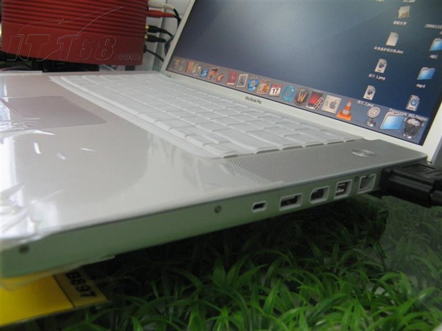 点击查看下一张苹果 MacBook Pro(MA895CH/A)笔记本图片