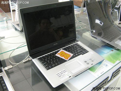 点击查看下一张华硕 Z53QT52U-DR笔记本图片