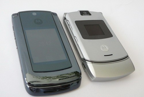 点击查看下一张MOTO RAZR V8手机图片