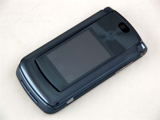 点击查看下一张MOTO RAZR V8手机图片