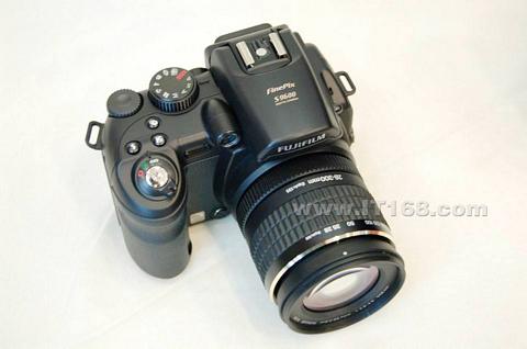 点击查看下一张富士 FinePix S9600数码相机图片