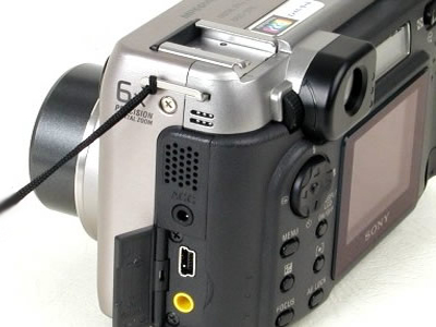 点击查看下一张SONY DSC-S75数码相机图片