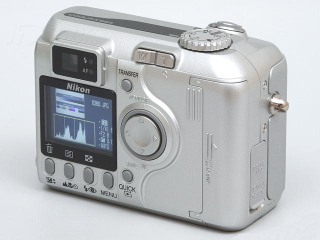 点击查看下一张尼康 Coolpix 885数码相机图片