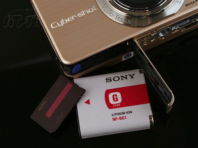 点击查看下一张SONY W150数码相机图片