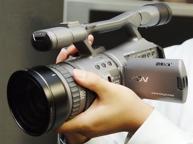 点击查看下一张SONY HDR-FX7E数码摄像机图片