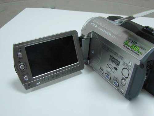 点击查看下一张JVC GZ-MG275AC数码摄像机图片
