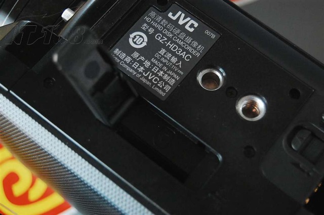 点击查看下一张JVC GZ-HD3AC数码摄像机图片