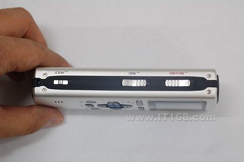 点击查看下一张LOTOO L-200(512M)数码录音笔图片